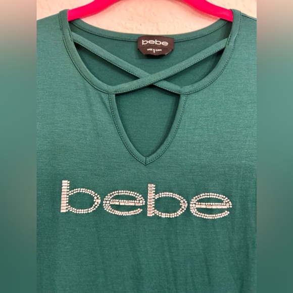 BEBE Teal Keyhole Neck Rhinestone Embellished Bebe Logo LS - Size Small - Picture 6 of 8